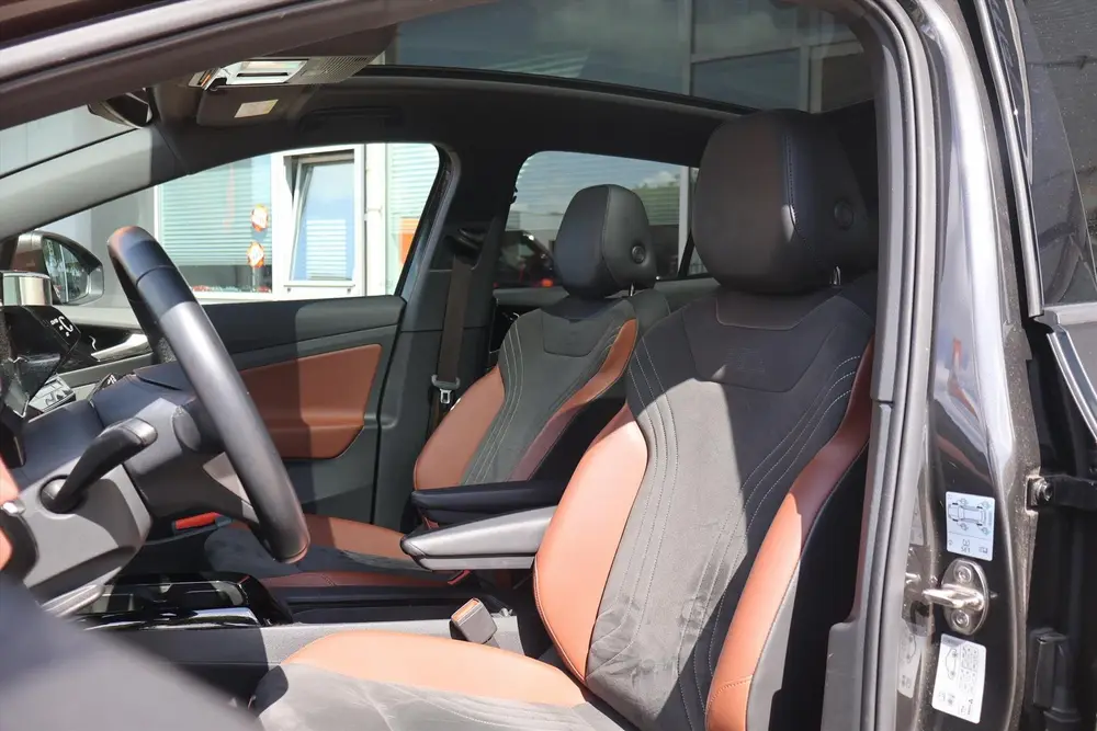 Volkswagen ID.4 77kWh Pro 204pk SoH 93% | Pano | Stoelverwar uit 2021, foto 7