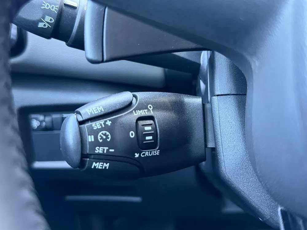 Citroën C5 Aircross Citroen C5 Aircross 1.6 Plug-in Hybrid 225 uit 2022, foto 16