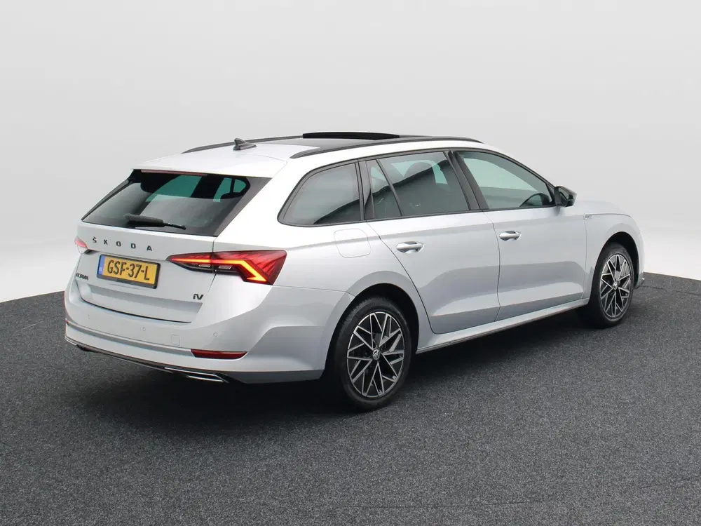 Skoda Octavia 1.4 TSI iV 204 Pk PHEV Sportline Busines uit 2024, foto 3