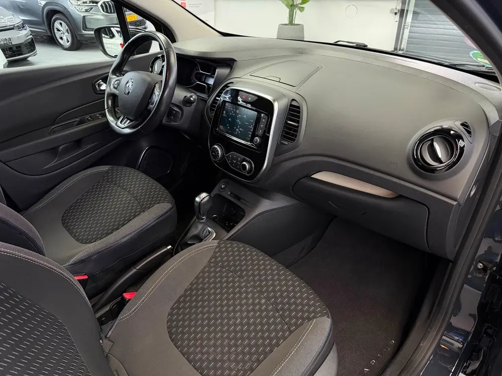 Renault Captur 1.3 TCe Intens Camera Trekhaak uit 2019, foto 20