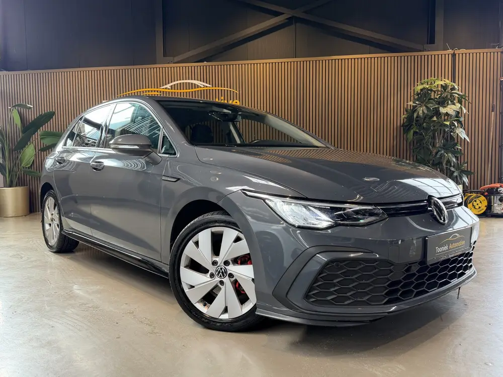 Volkswagen Golf 2.0 TDI Style AUTOMAAT | STOELVERWARMING | uit 2020