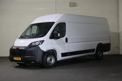 Peugeot Boxer 2.2 BlueHDi 180pk L4 H2 Automaat Airco Nav uit 2024