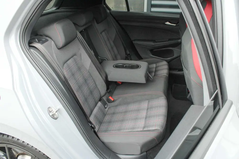 Volkswagen Golf GTI 2.0 TSI 265pk DSG | DCC Onderstel | Pano uit 2025, foto 19