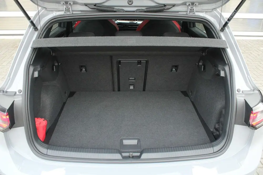 Volkswagen Golf GTI 2.0 TSI 265pk DSG | DCC Onderstel | Pano uit 2025, foto 20