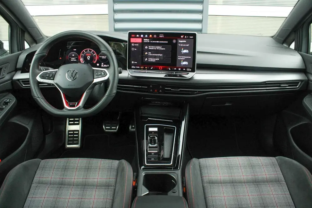 Volkswagen Golf GTI 2.0 TSI 265pk DSG | DCC Onderstel | Pano uit 2025, foto 5