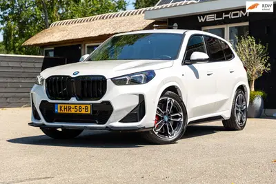 BMW iX1 EDrive 20 M Sport Live Cockpit I Mineralwe uit 2025