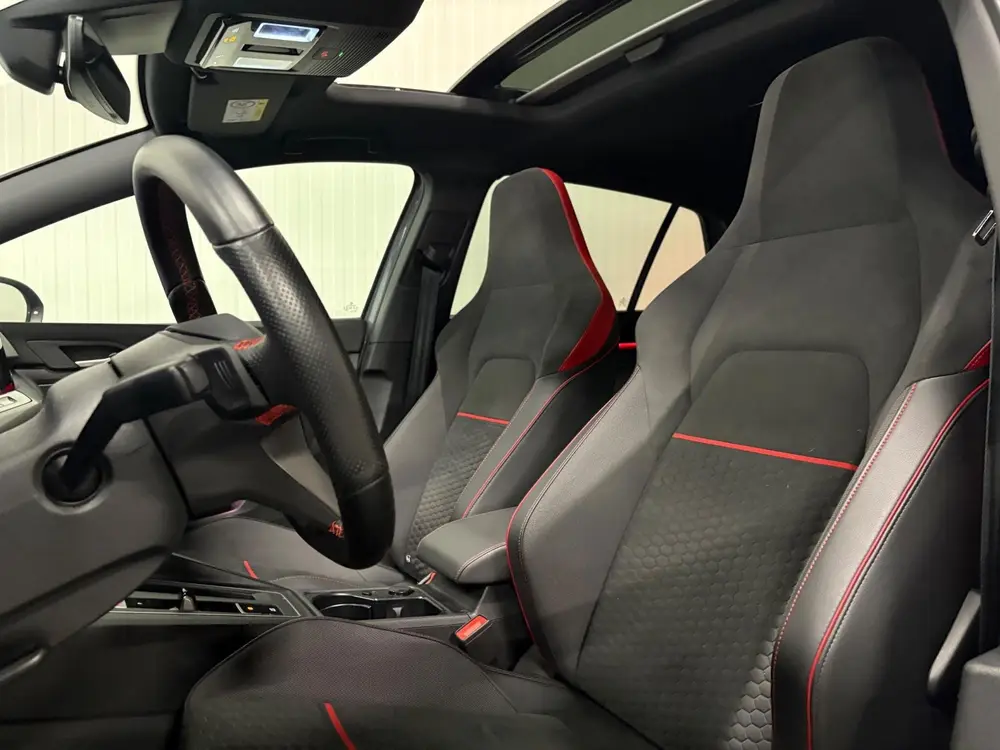 Volkswagen Golf 2.0 TSI GTI CLUBSPORT | PANO | IQ LIGHTS | A uit 2023, foto 7