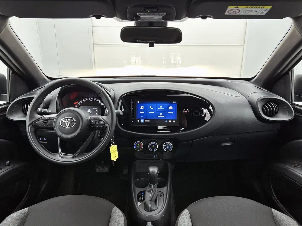 Toyota Aygo X 1.0 VVT-i Play Automaat uit 2024, foto 4