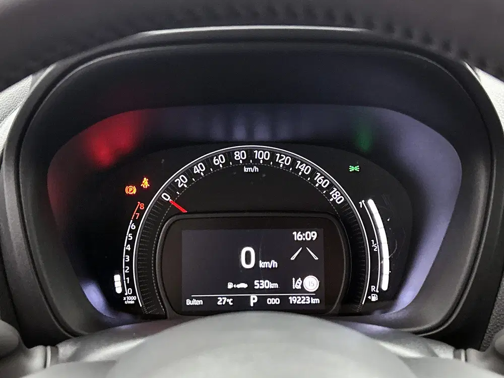 Toyota Aygo X 1.0 VVT-i Play Automaat uit 2024, foto 5