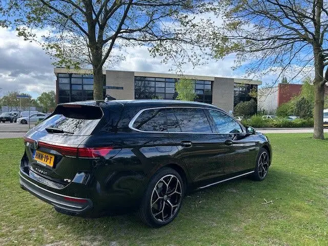 Volkswagen Passat Variant 1.5 eTSI Elegance Business uit 2024, foto 8