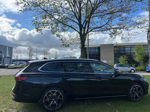 Volkswagen Passat Variant 1.5 eTSI Elegance Business uit 2024, foto 9
