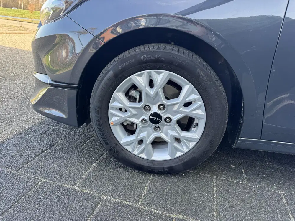 Kia Ceed 1.5 T-GDi DynamicLine Eerste Eigenaar uit 2025, foto 2
