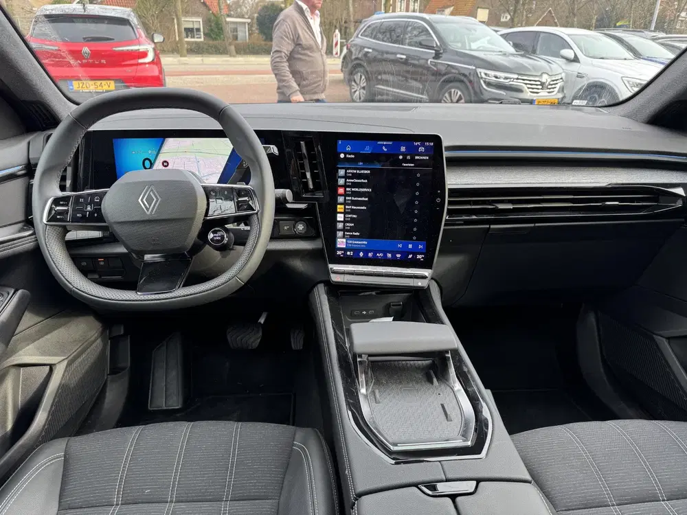 Renault Austral 1.3 160pk EDC X-tronic Techno 1.800kg trek uit 2025, foto 15