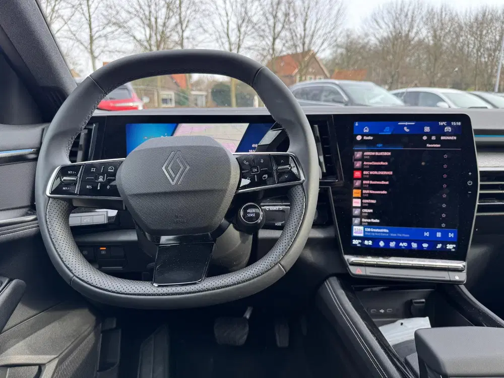 Renault Austral 1.3 160pk EDC X-tronic Techno 1.800kg trek uit 2025, foto 16