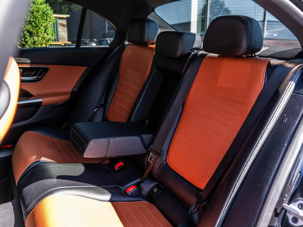 Mercedes-Benz C-Klasse C200 AMG uit 2021, foto 19