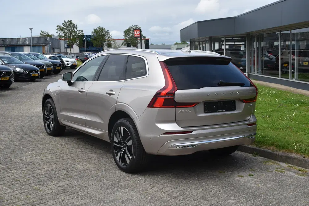 Volvo XC60 T6 AWD 350PK Automaat Plug-in Hybrid Plus uit 2025, foto 14