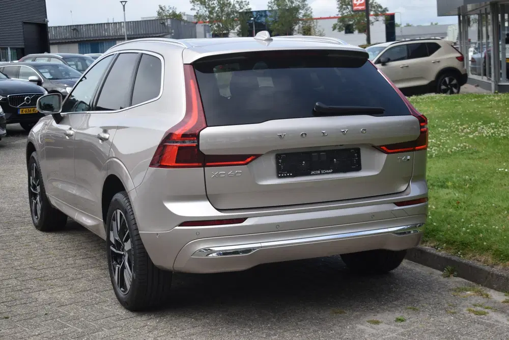 Volvo XC60 T6 AWD 350PK Automaat Plug-in Hybrid Plus uit 2025, foto 16
