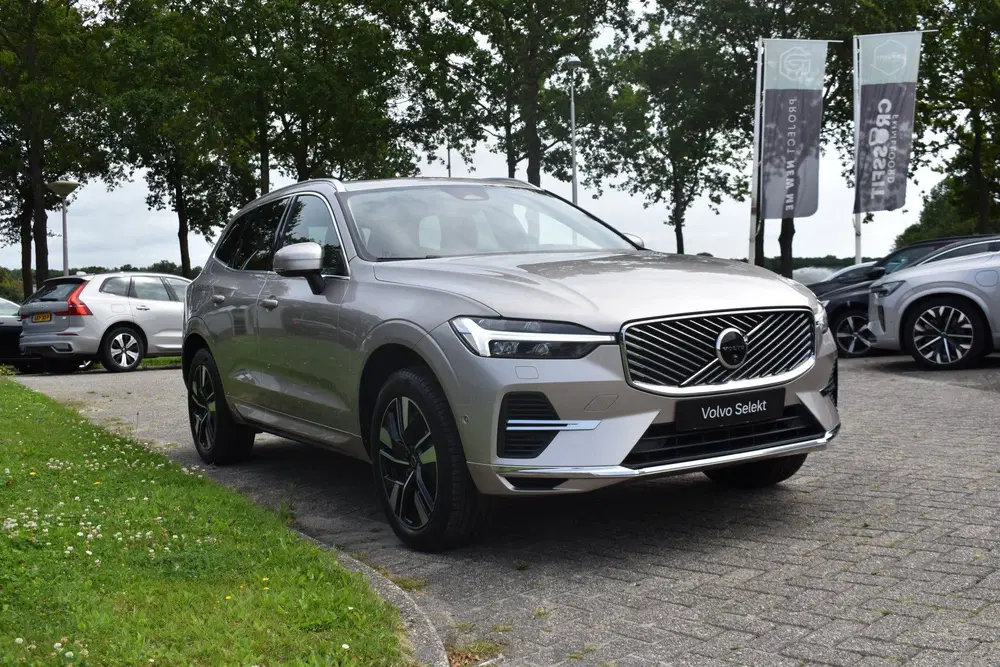 Volvo XC60 T6 AWD 350PK Automaat Plug-in Hybrid Plus uit 2025, foto 2