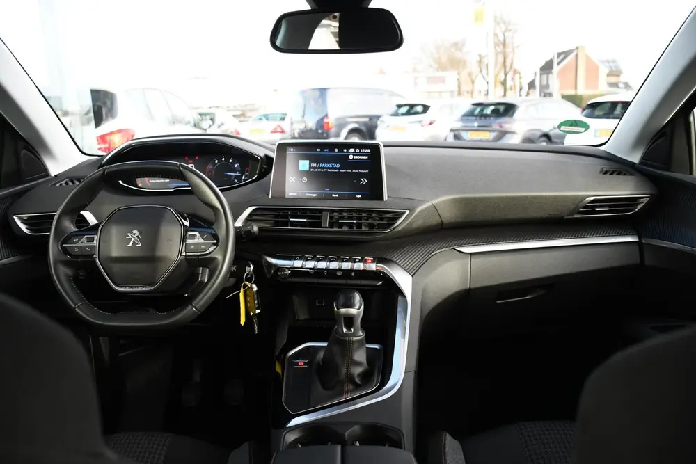 Peugeot 3008 1.2 Executive NAVIGATIE/ TREKHAAK/ CRUISE CONTR uit 2019, foto 14