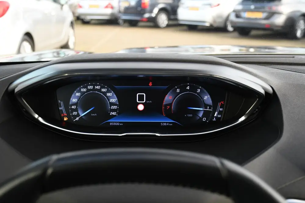 Peugeot 3008 1.2 Executive NAVIGATIE/ TREKHAAK/ CRUISE CONTR uit 2019, foto 19