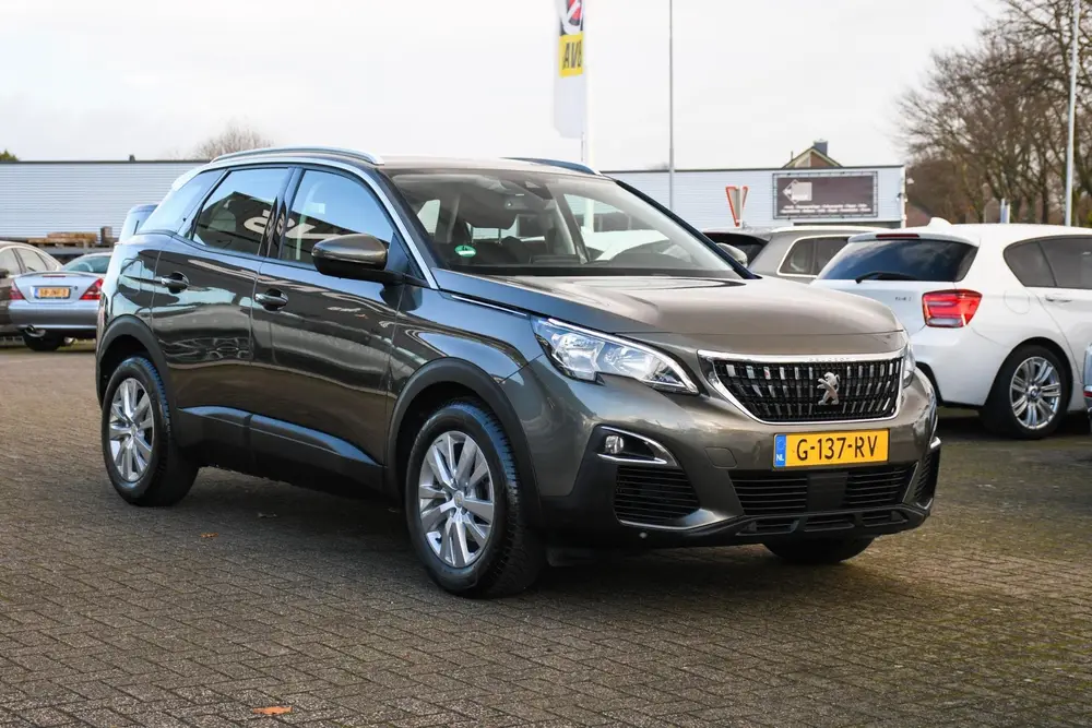 Peugeot 3008 1.2 Executive NAVIGATIE/ TREKHAAK/ CRUISE CONTR uit 2019, foto 3