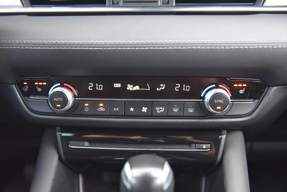 Mazda 6 2.0 SkyActiv-G 165 Trekhaak Navi Clima Cr uit 2020, foto 20