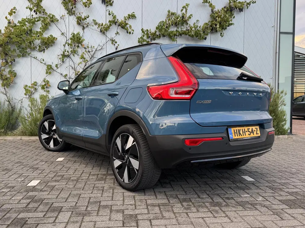 Volvo EX40 Single Motor Extended Range Plus 82 kWh uit 2025, foto 3