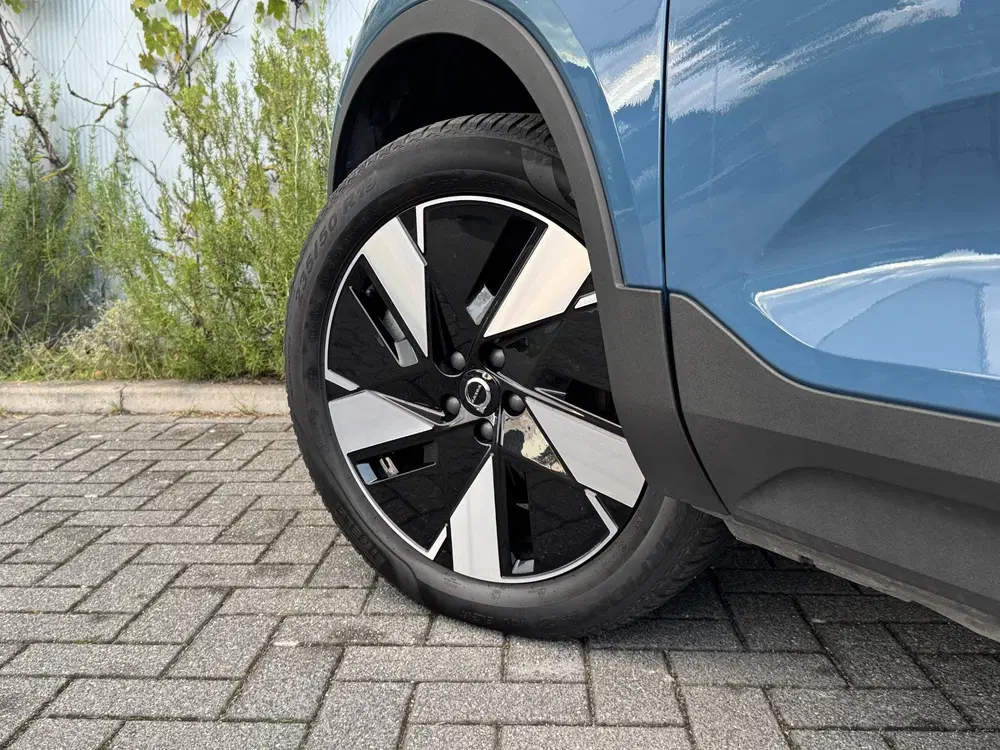 Volvo EX40 Single Motor Extended Range Plus 82 kWh uit 2025, foto 4