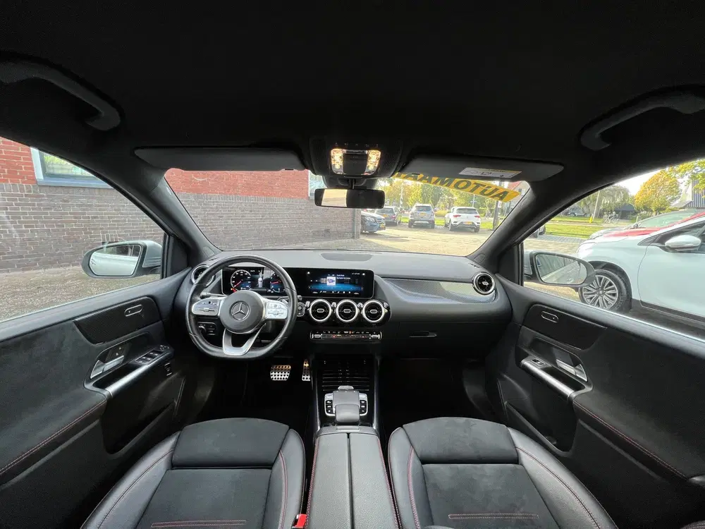 Mercedes-Benz B-Klasse 180 Business Solution AMG uit 2020, foto 15