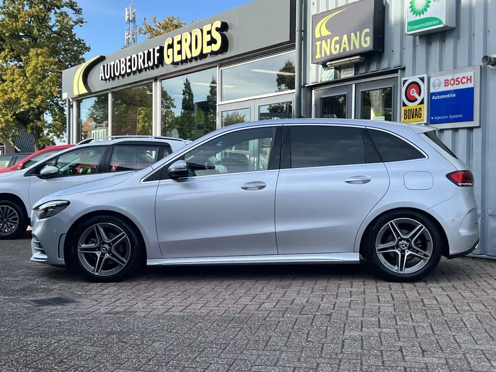 Mercedes-Benz B-Klasse 180 Business Solution AMG uit 2020, foto 2