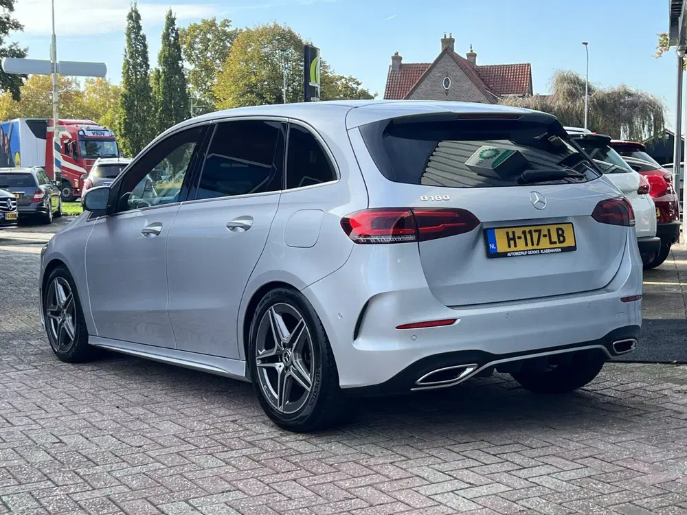Mercedes-Benz B-Klasse 180 Business Solution AMG uit 2020, foto 3