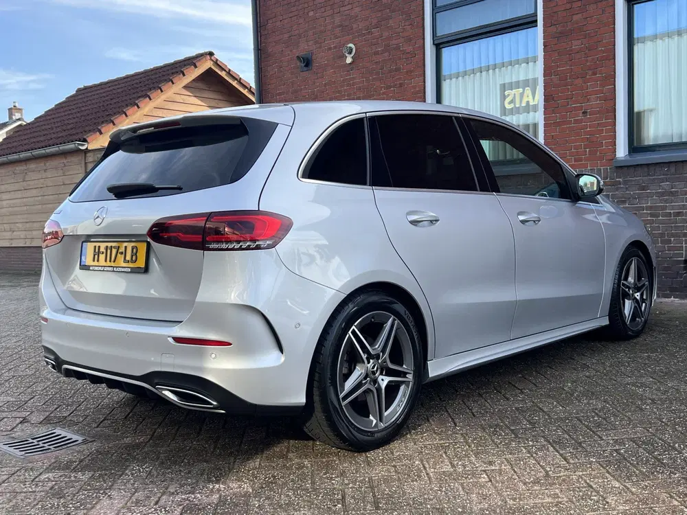 Mercedes-Benz B-Klasse 180 Business Solution AMG uit 2020, foto 6