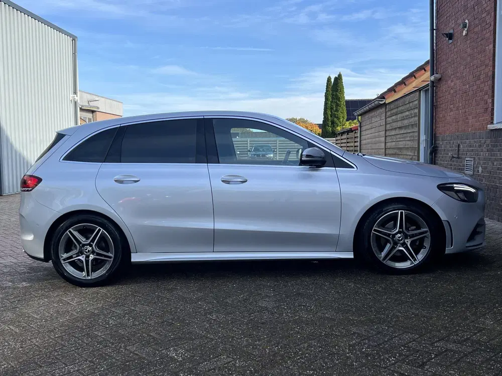 Mercedes-Benz B-Klasse 180 Business Solution AMG uit 2020, foto 8