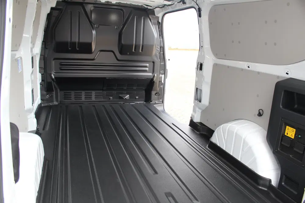 Ford Transit Custom 320 L2H1 Limited 65 kWh 218 uit 2026, foto 12