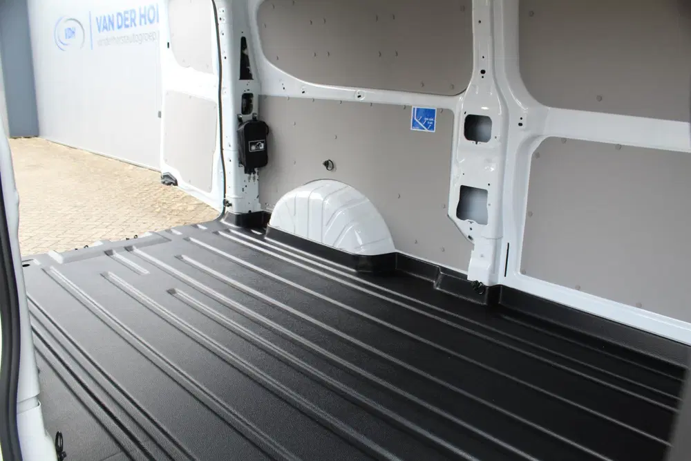 Ford Transit Custom 320 L2H1 Limited 65 kWh 218 uit 2026, foto 13