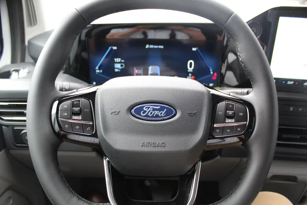 Ford Transit Custom 320 L2H1 Limited 65 kWh 218 uit 2026, foto 19