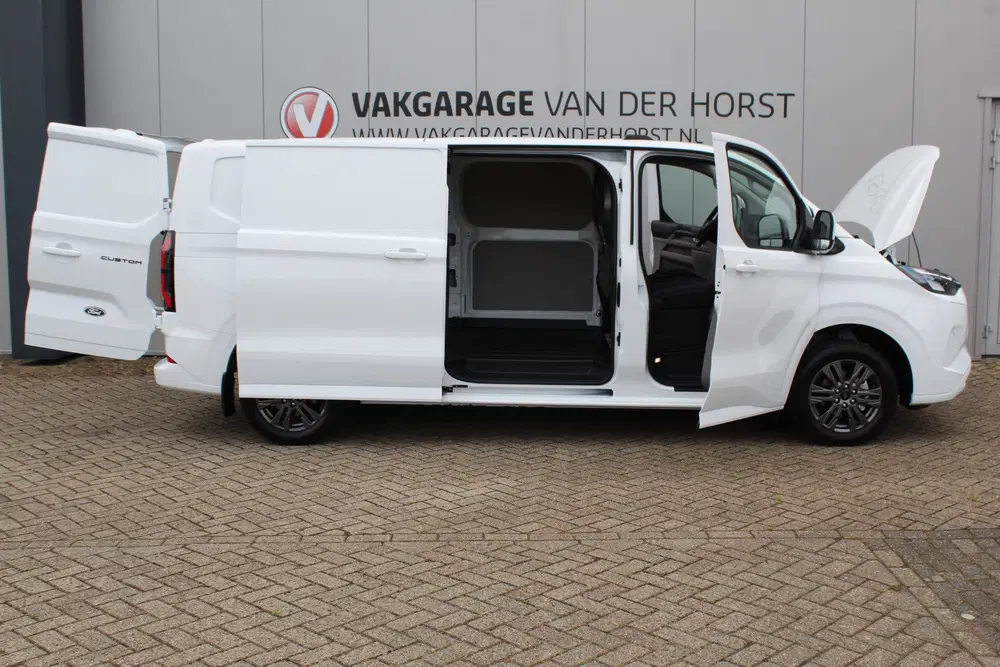 Ford Transit Custom 320 L2H1 Limited 65 kWh 218 uit 2026, foto 5