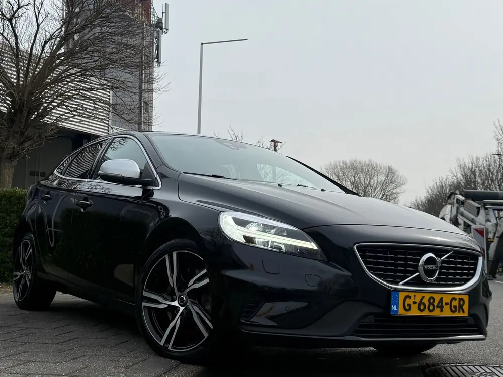 Volvo V40 1.5 T3 Polar+ Sport - AUTOMAAT - PANODAK - ZWART L uit 2019, foto 5