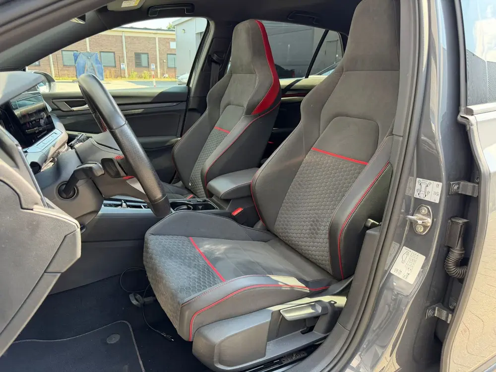Volkswagen GOLF 2.0 TSI GTI Clubsport Matrix/Pano uit 2022, foto 11