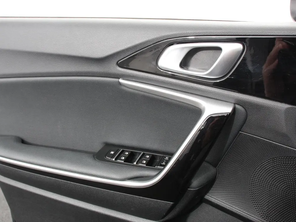 Kia Ceed 1.6 GDI PHEV DynamicLine Automaat Clima uit 2023, foto 11