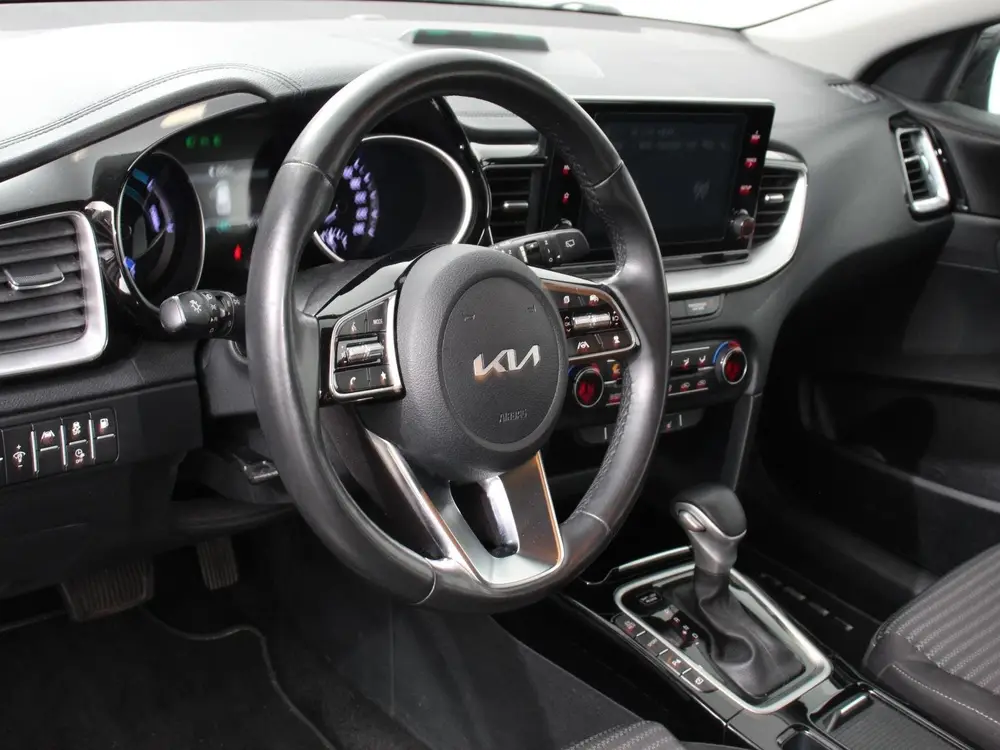 Kia Ceed 1.6 GDI PHEV DynamicLine Automaat Clima uit 2023, foto 2