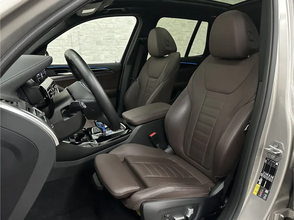 BMW iX3 M-Sport 80 kWh uit 2023, foto 5