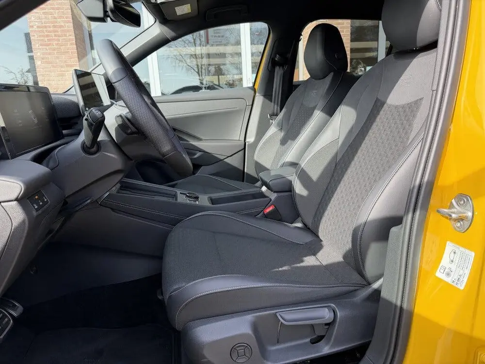 Volkswagen T-Roc 1.5 eTsi R-Line First Edition | HUD | 360° uit 2026, foto 14