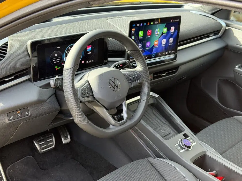 Volkswagen T-Roc 1.5 eTsi R-Line First Edition | HUD | 360° uit 2026, foto 2