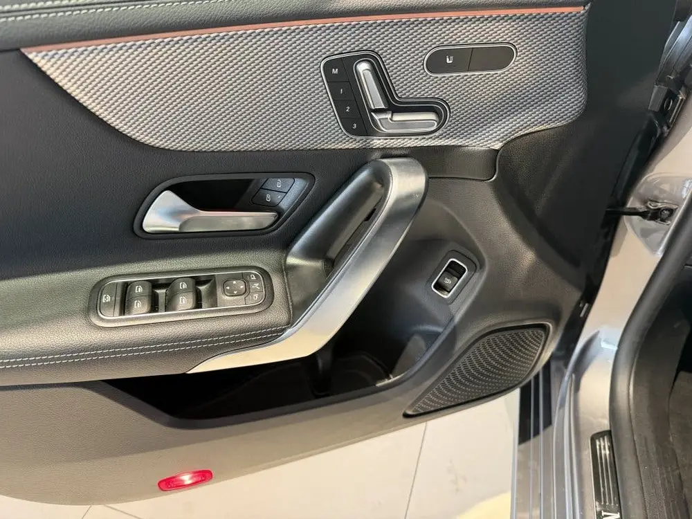 Mercedes-Benz CLA 200 Business Solution Luxury uit 2022, foto 12