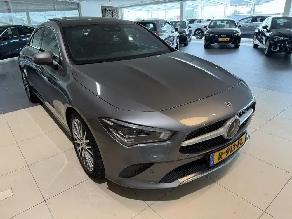 Mercedes-Benz CLA 200 Business Solution Luxury uit 2022, foto 2
