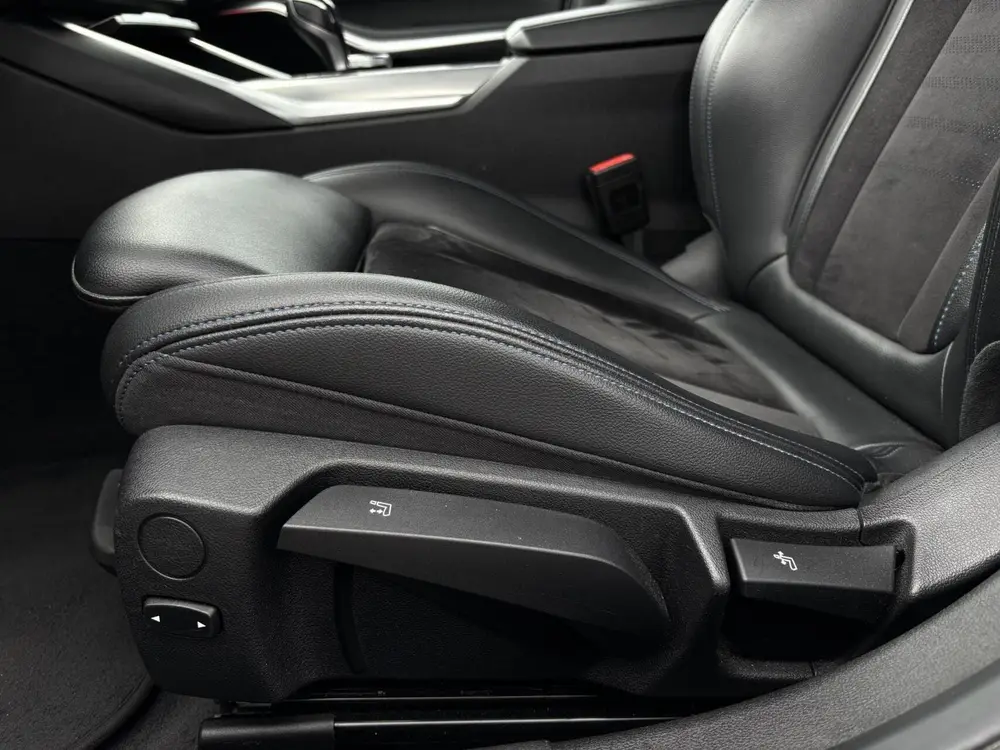 BMW 3-serie 330i Introduction Executive Edition pare uit 2019, foto 10