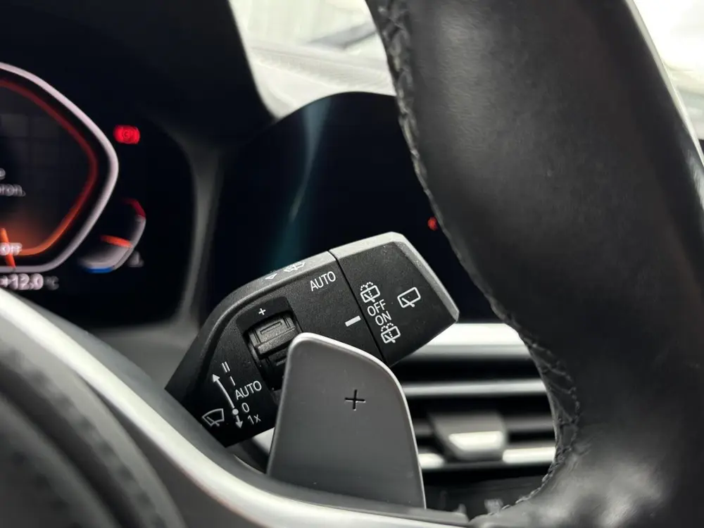 BMW 3-serie 330i Introduction Executive Edition pare uit 2019, foto 17
