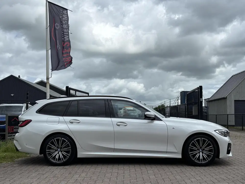 BMW 3-serie 330i Introduction Executive Edition pare uit 2019, foto 2