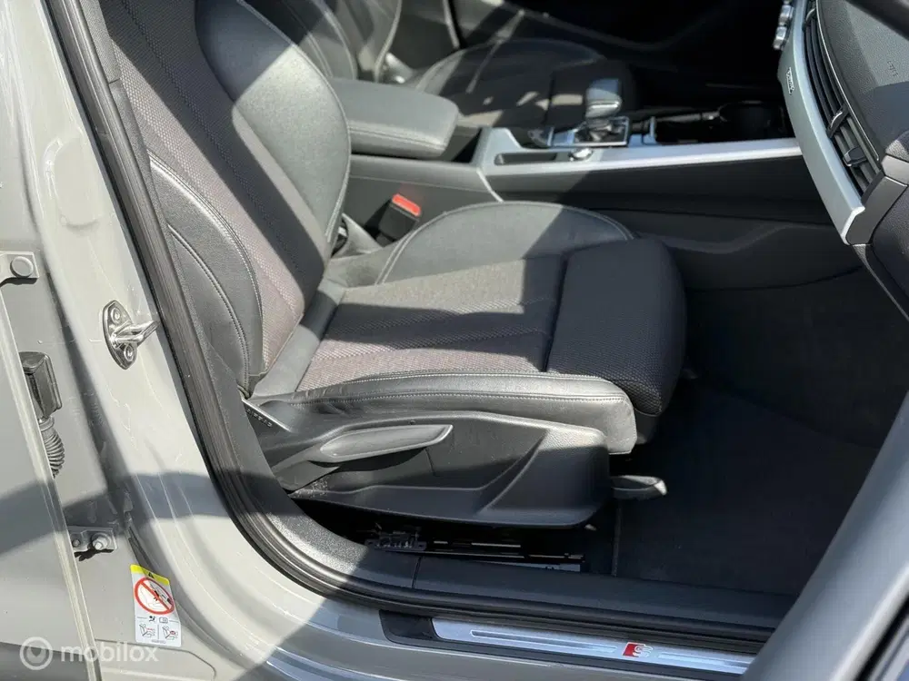Audi A4 40 TFSI quattro S edition DAK uit 2022, foto 16